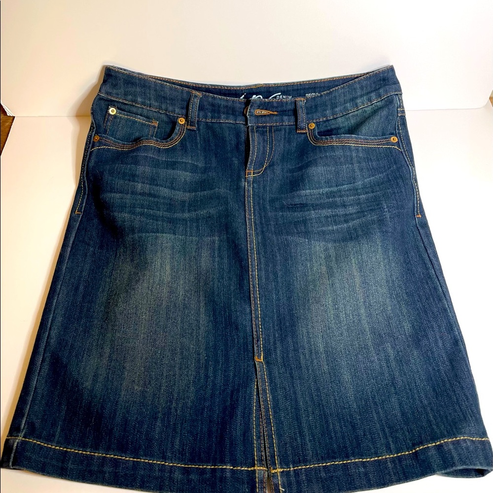 NWOT INC Denim Skirt Size 4 Regular Fit.